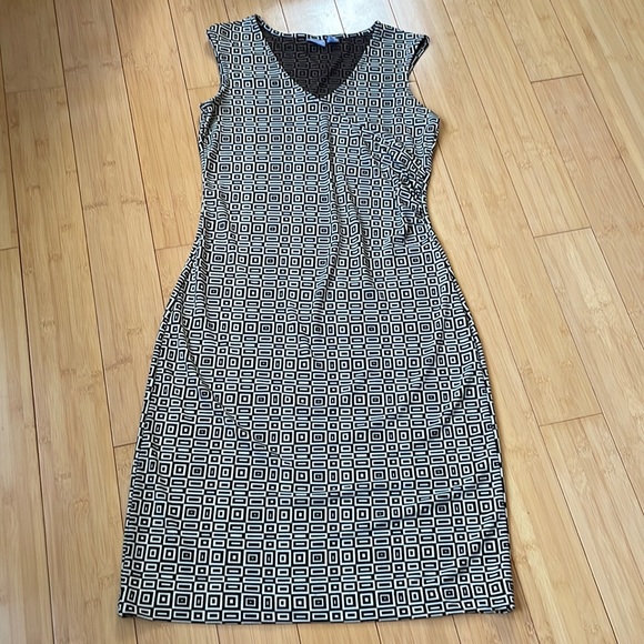 Old Navy Dresses & Skirts - Old Navy brown & cream geometric pattern business dress